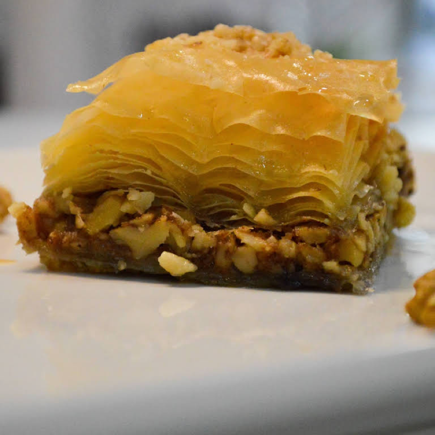 BAKLAVA DE NUECES CON CANELA