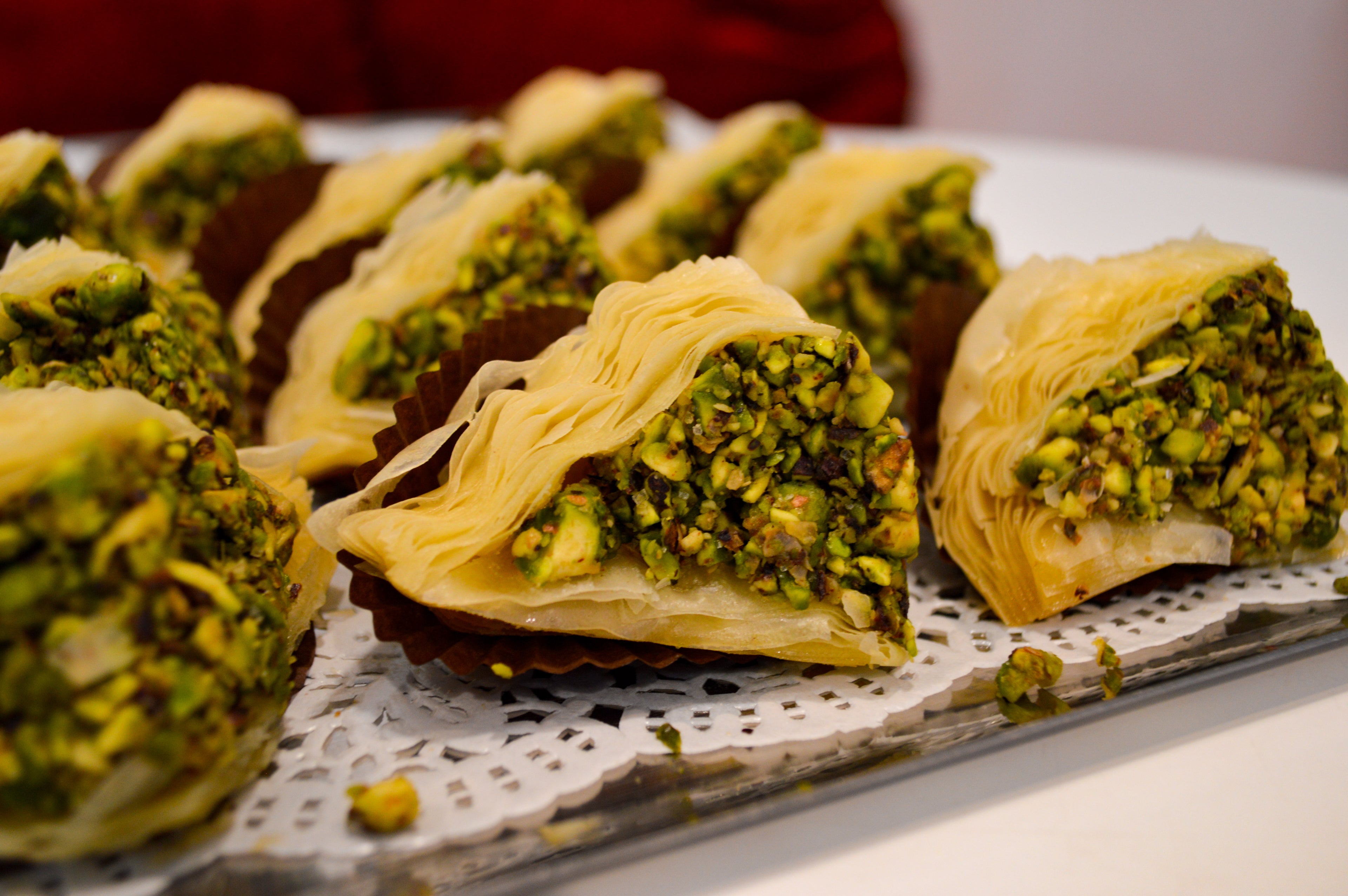 TRIANGULOS DE PISTACHO CON AGUA DE AZAHAR